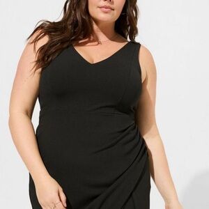 Maxi Stretch Crepe V-Neck
Column Dress